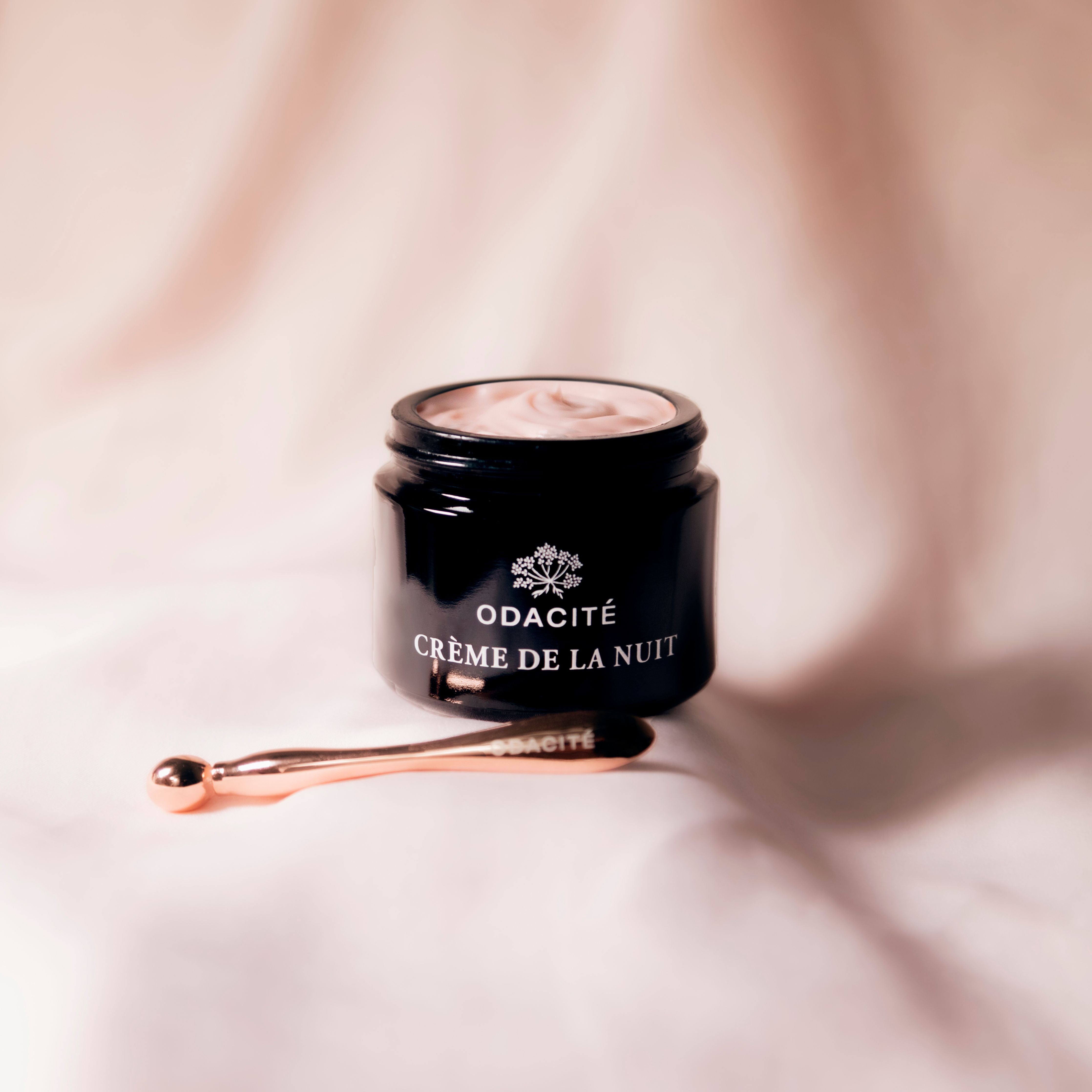 Crema noche antienvejecimiento con vitamina C y ácido hialurónico La Nuit