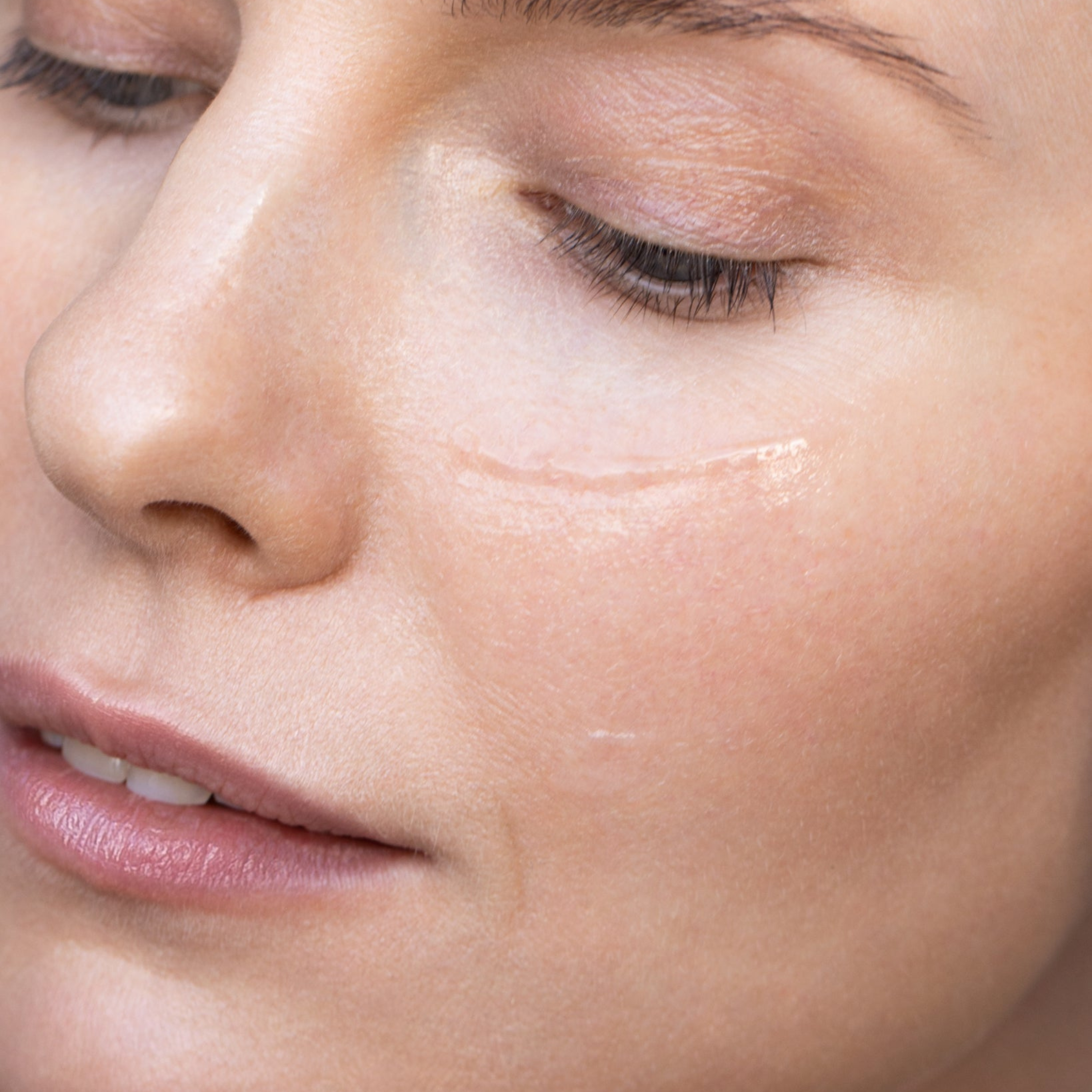 Gel visage hydratant à l'acide hyaluronique. Gelée Rosée Hydra Intense