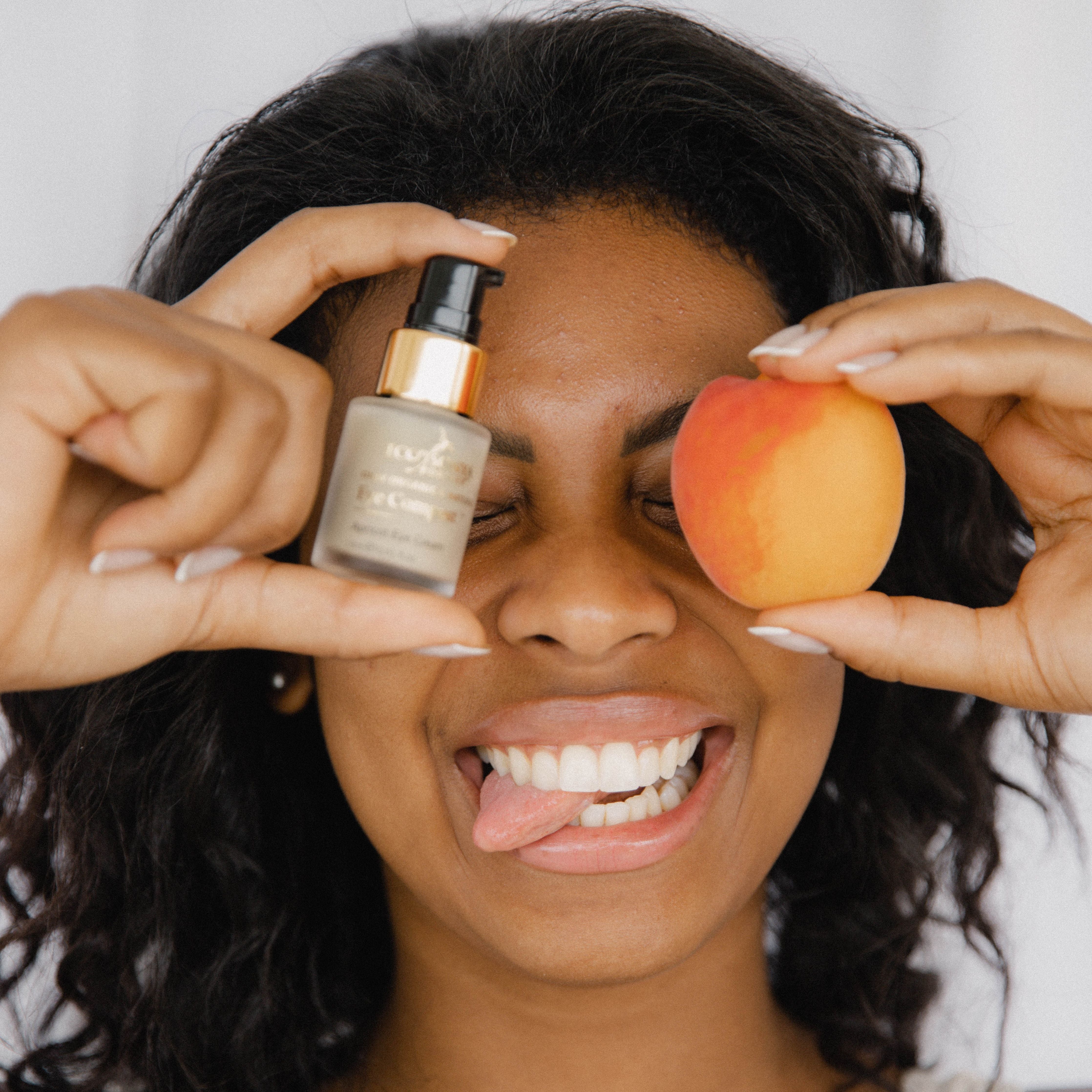 Compost contour des yeux à l'abricot