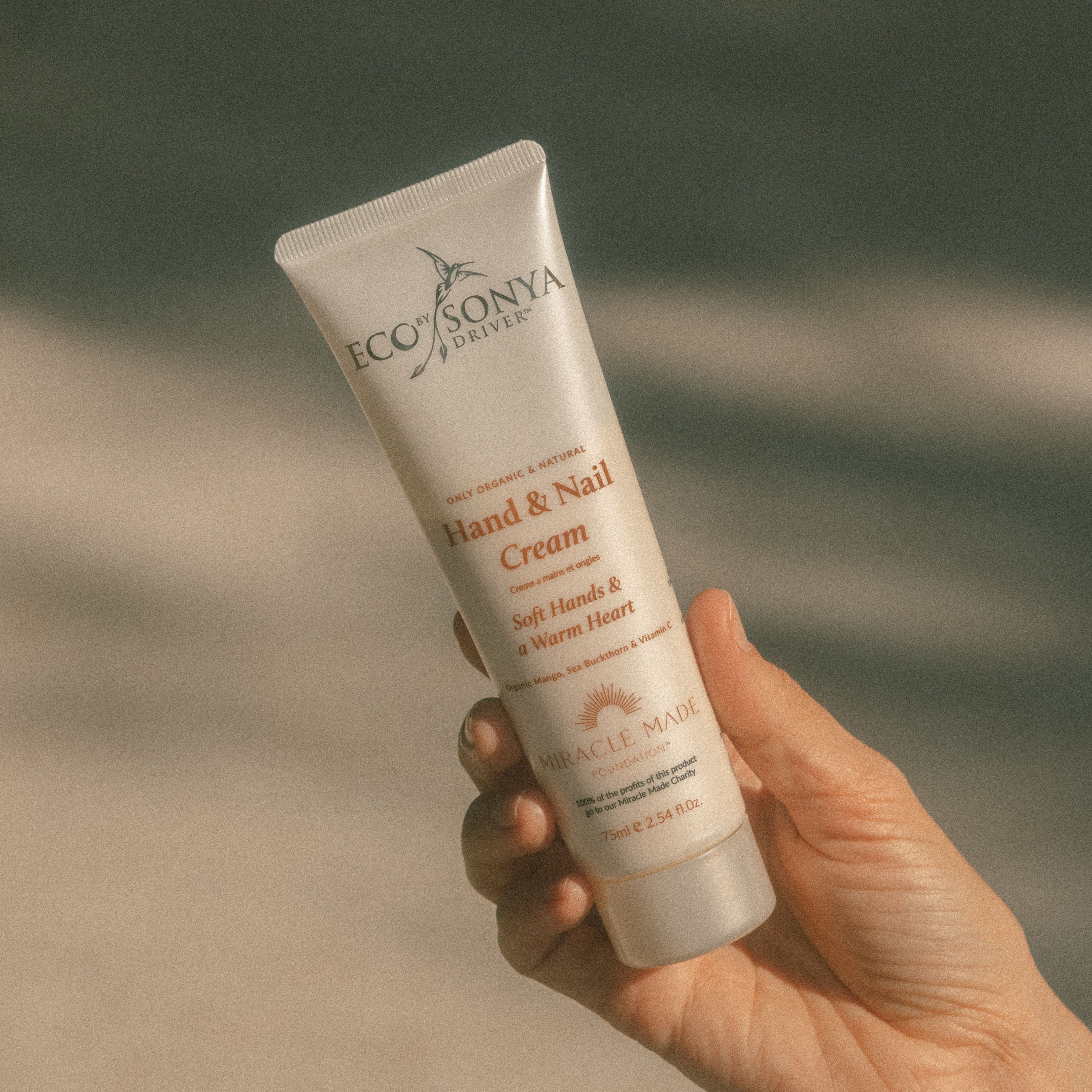 Nourishing hand and nail cream with mango