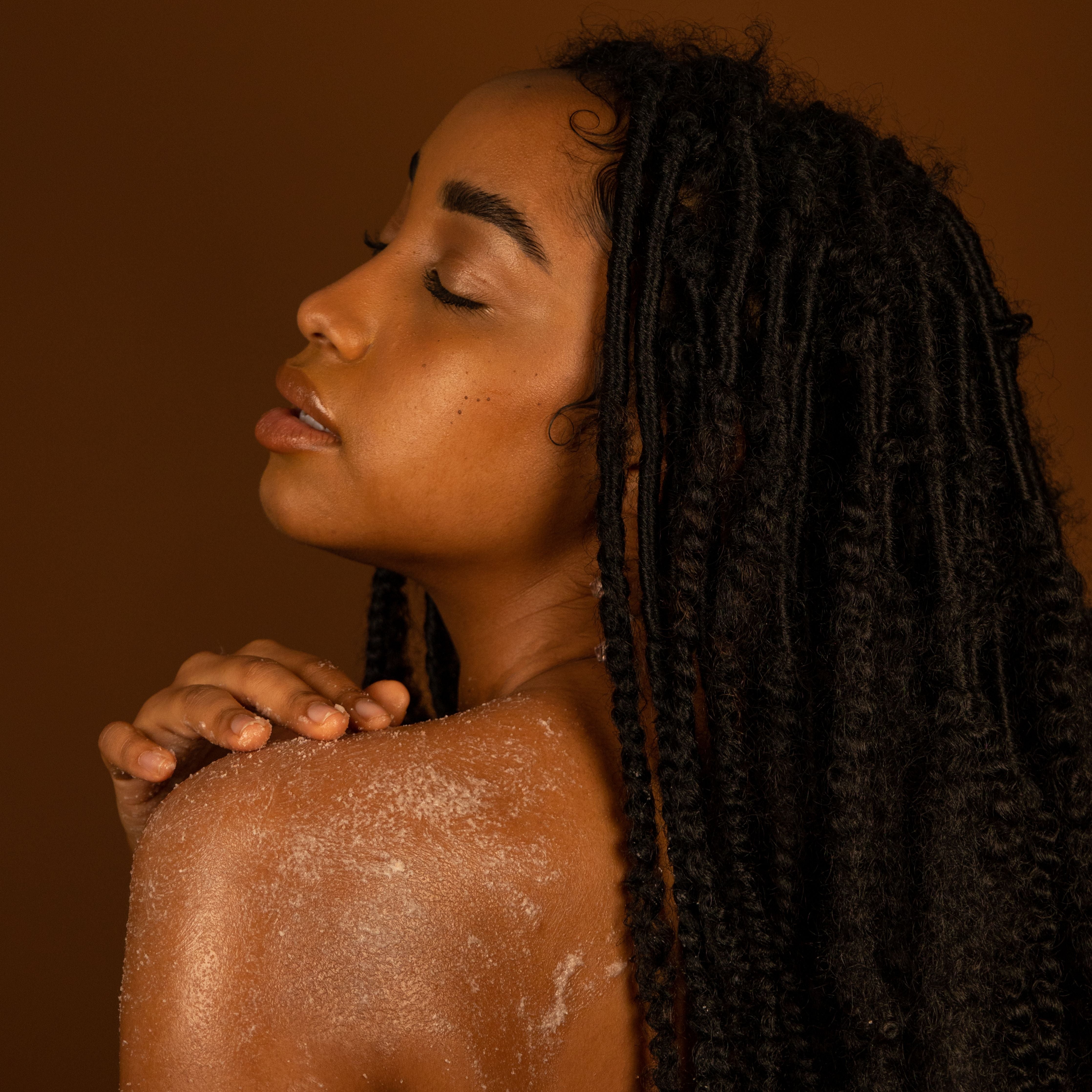 Body scrub with Himalayan salts