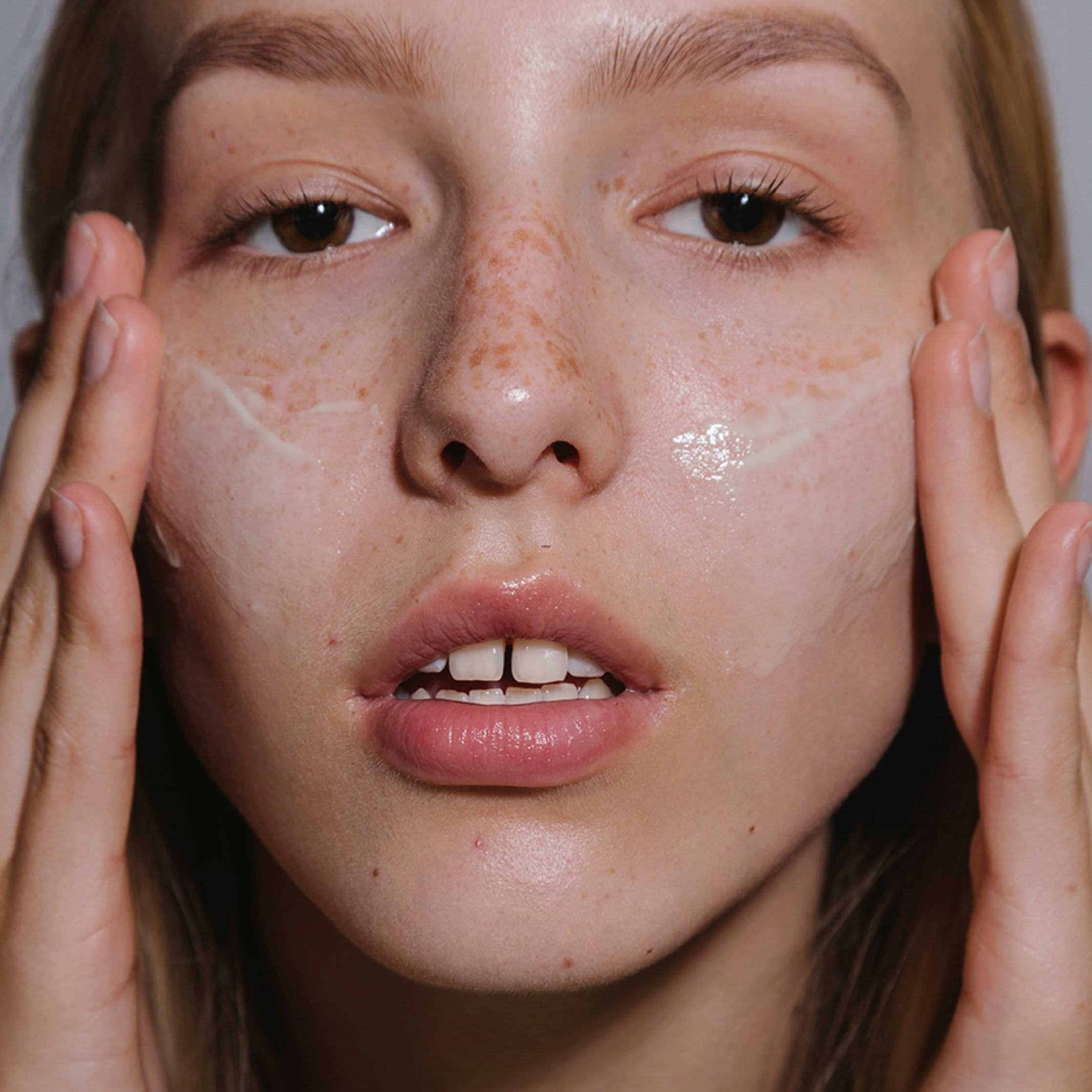 ACNE Hydra-Derm Balancing Fluid