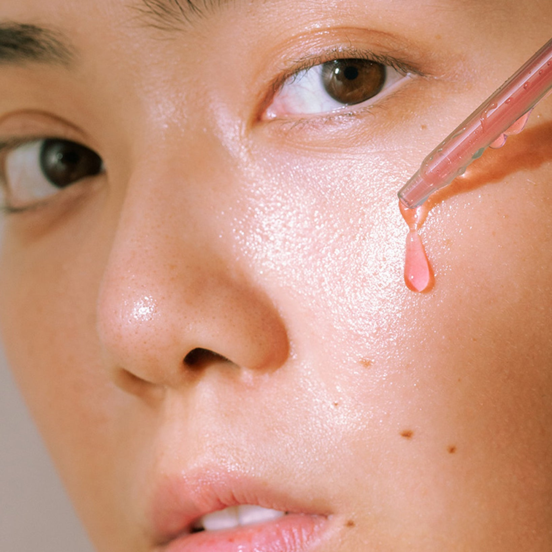 Sérum exfoliante con ácido hialurónico