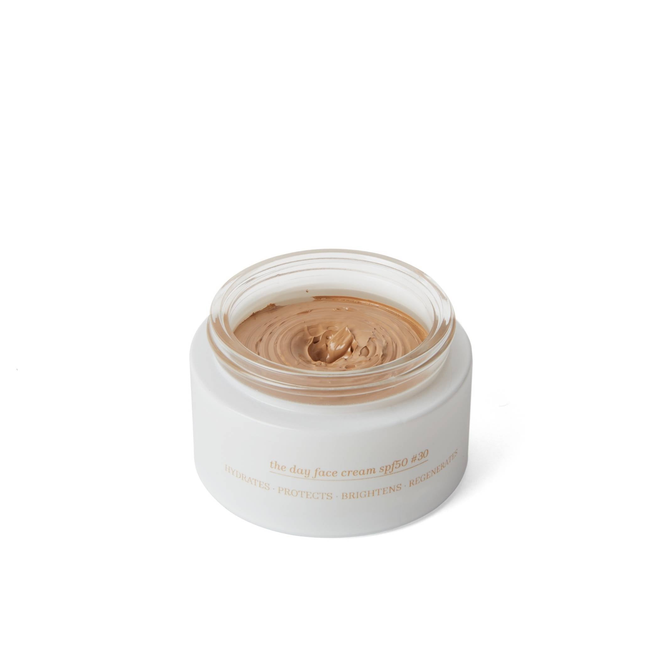 Crema facial con color y SPF50