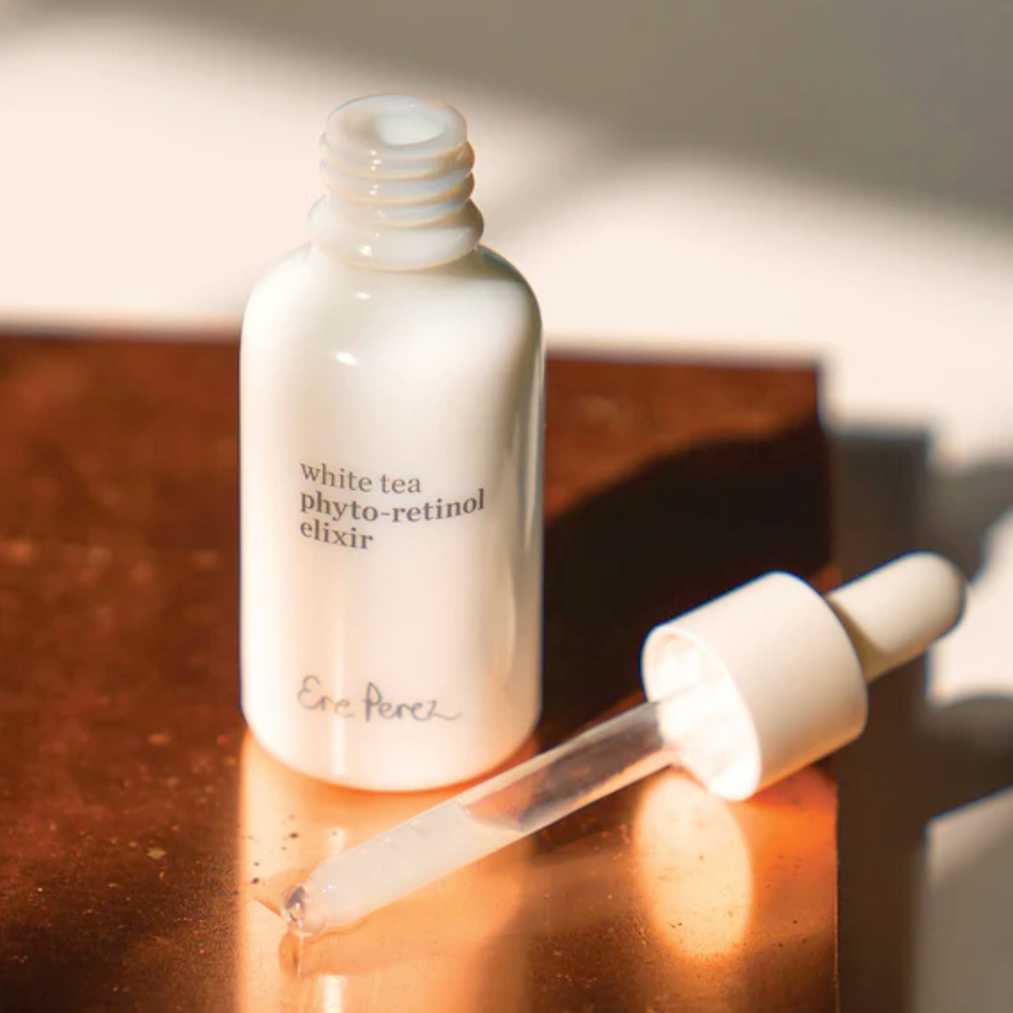 Sérum facial con retinol. White Tea Phyto-Retinol Elixir