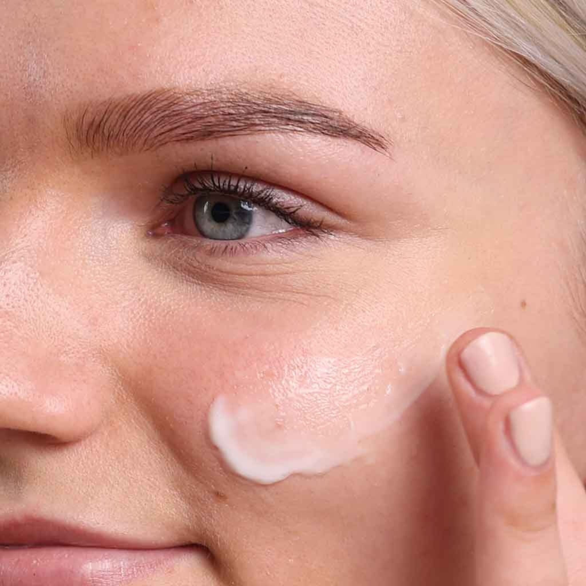 Crema facial fluida True Balance