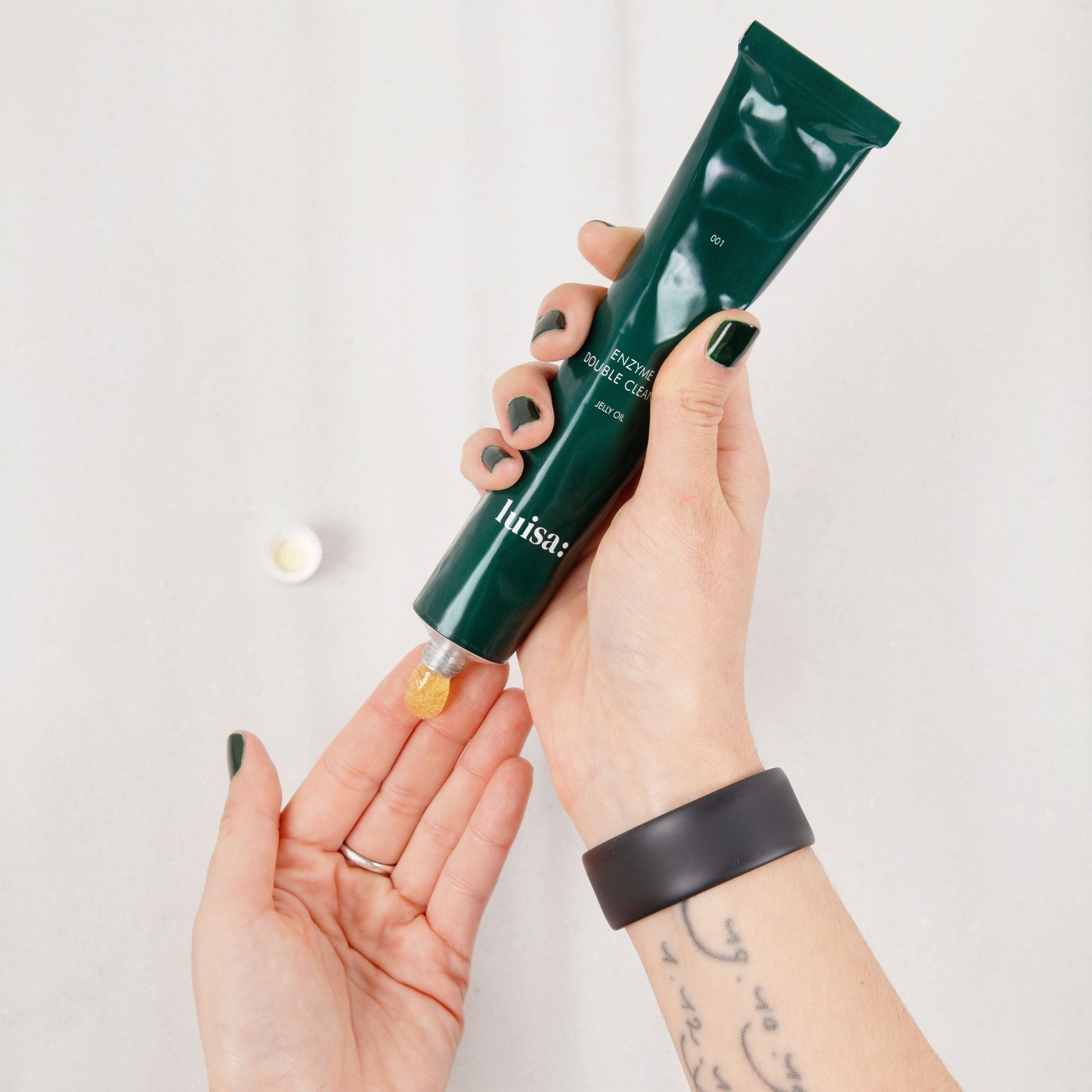 Nettoyant enzymatique pour le visage. 001 Double nettoyant enzymatique. Huile de gelée