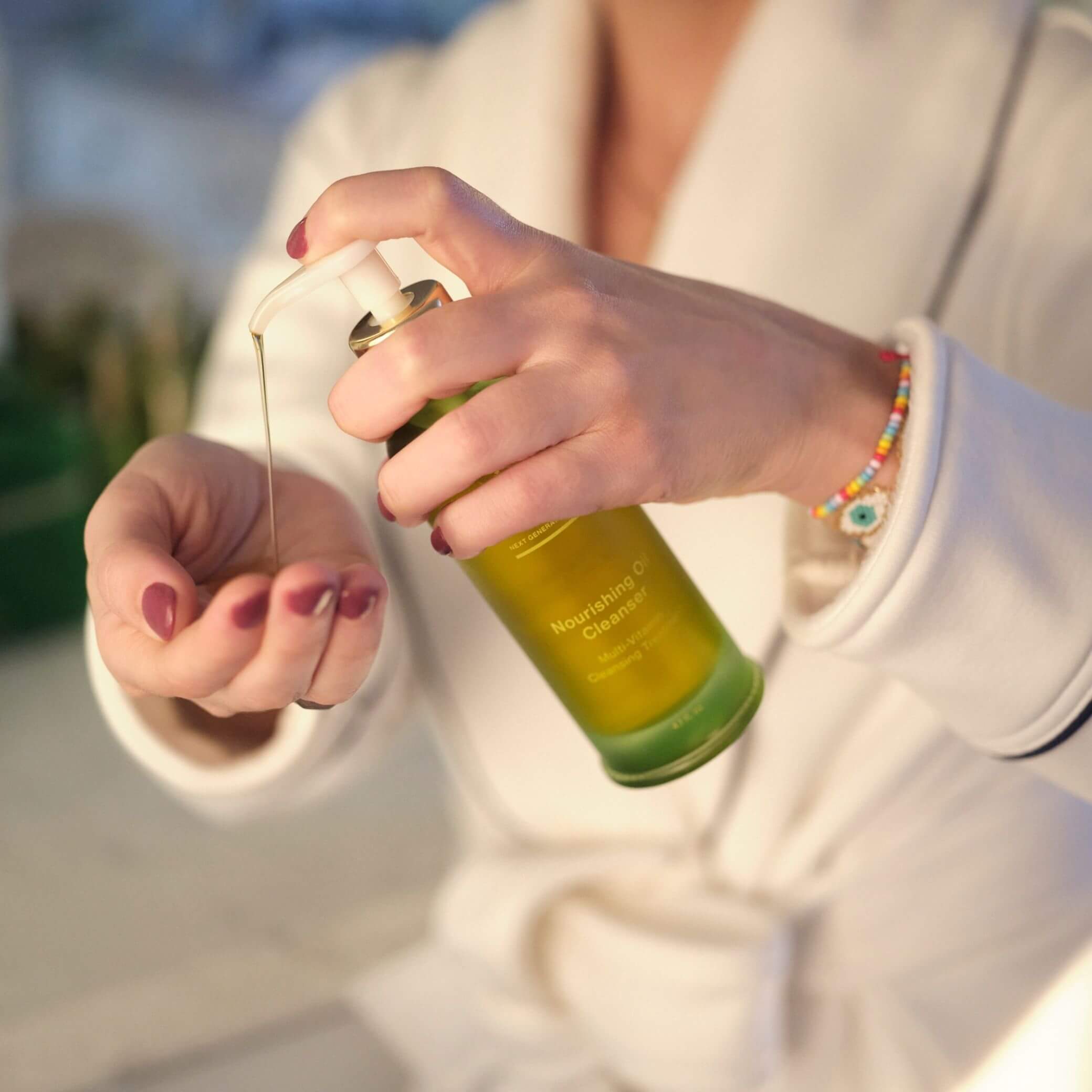 Huile nettoyante nourrissante pour le visage